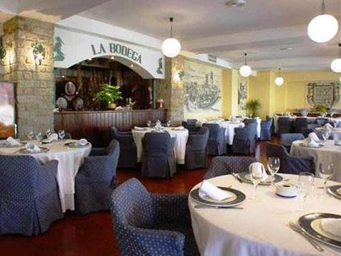 Hotel Las Cigueenas Trujillo Εστιατόριο φωτογραφία