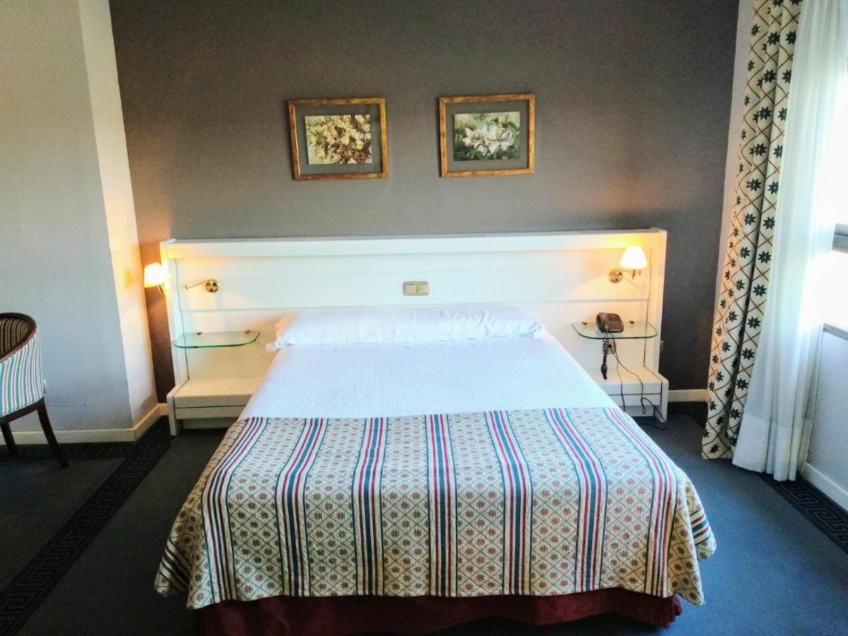 Hotel Las Cigueenas Trujillo Εξωτερικό φωτογραφία