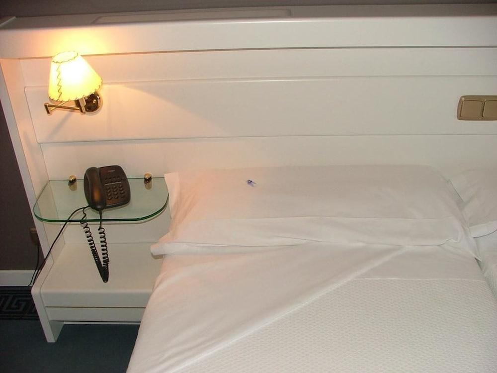Hotel Las Cigueenas Trujillo Εξωτερικό φωτογραφία